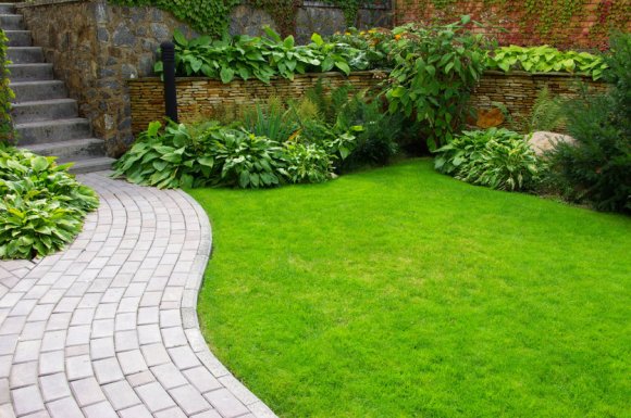 Création d'allée de jardin en pavés à Aiguebelle