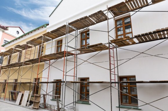 Entreprise spécialisée pour un ravalement de façade d'un immeuble à Saint-Rémy-de-Maurienne