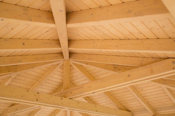 Fabrication et pose de menuiseries bois d'une maison individuelle à Valloire