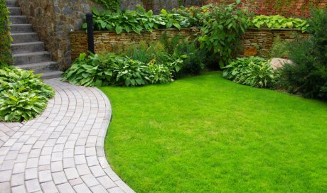 Création d'allée de jardin en pavés à Aiguebelle